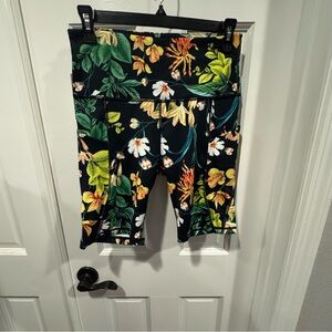 Ododos Floral Print Biker‎ Shorts with Pockets - Size M (NWT)